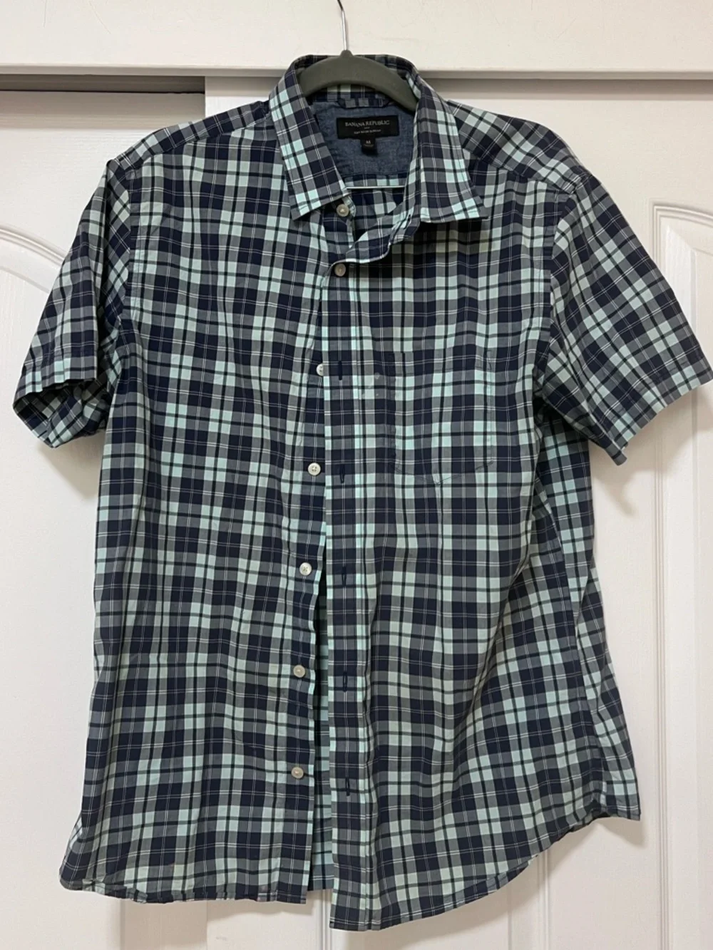 Banana republic Short-Sleeve Plaid Shirt - Navy & Light Blue - men’s medium